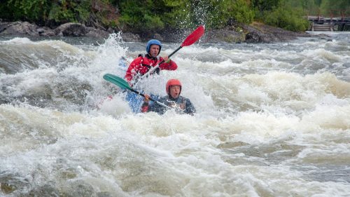 Bells Rapids walking trails near Perth is great for scenic strolls. They get busy around August, when trekkers can catch sight of the Avon Descent white water event from the Bells Rapids bridge.